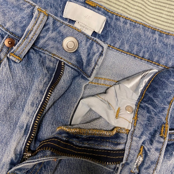 H&M Straight Fit, Ankle Length Jeans - Picture 3 of 4